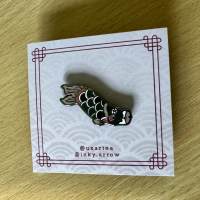 Fish Kite (black) (pin badge)